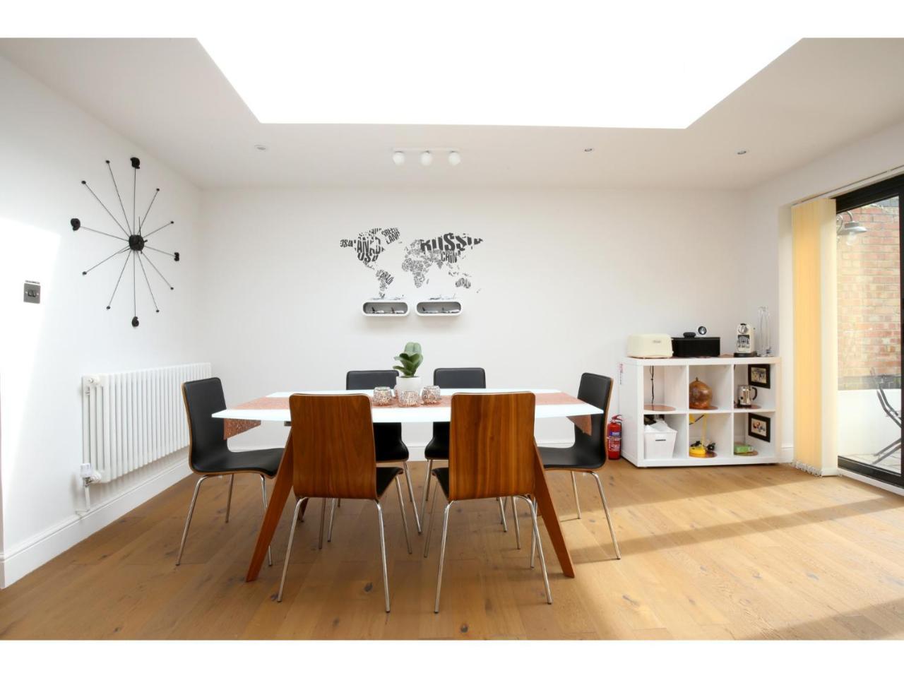 Apartment Modern, Chic 3br Townhouse In